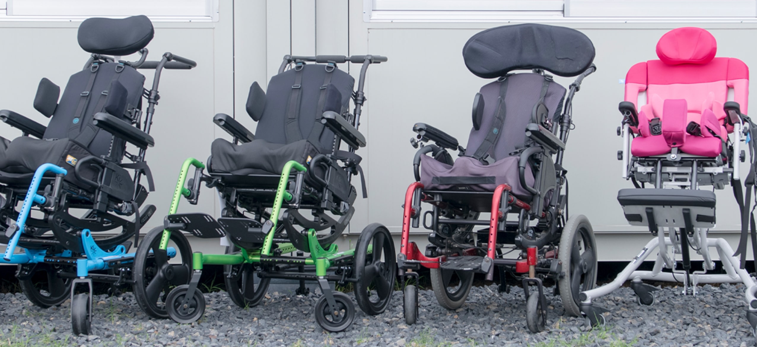 車椅子、補助器具